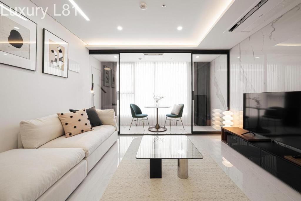 Angia Luxury Apartment Inside Landmark 81 Tower Ciudad Ho Chi Minh (Saigón) Exterior foto